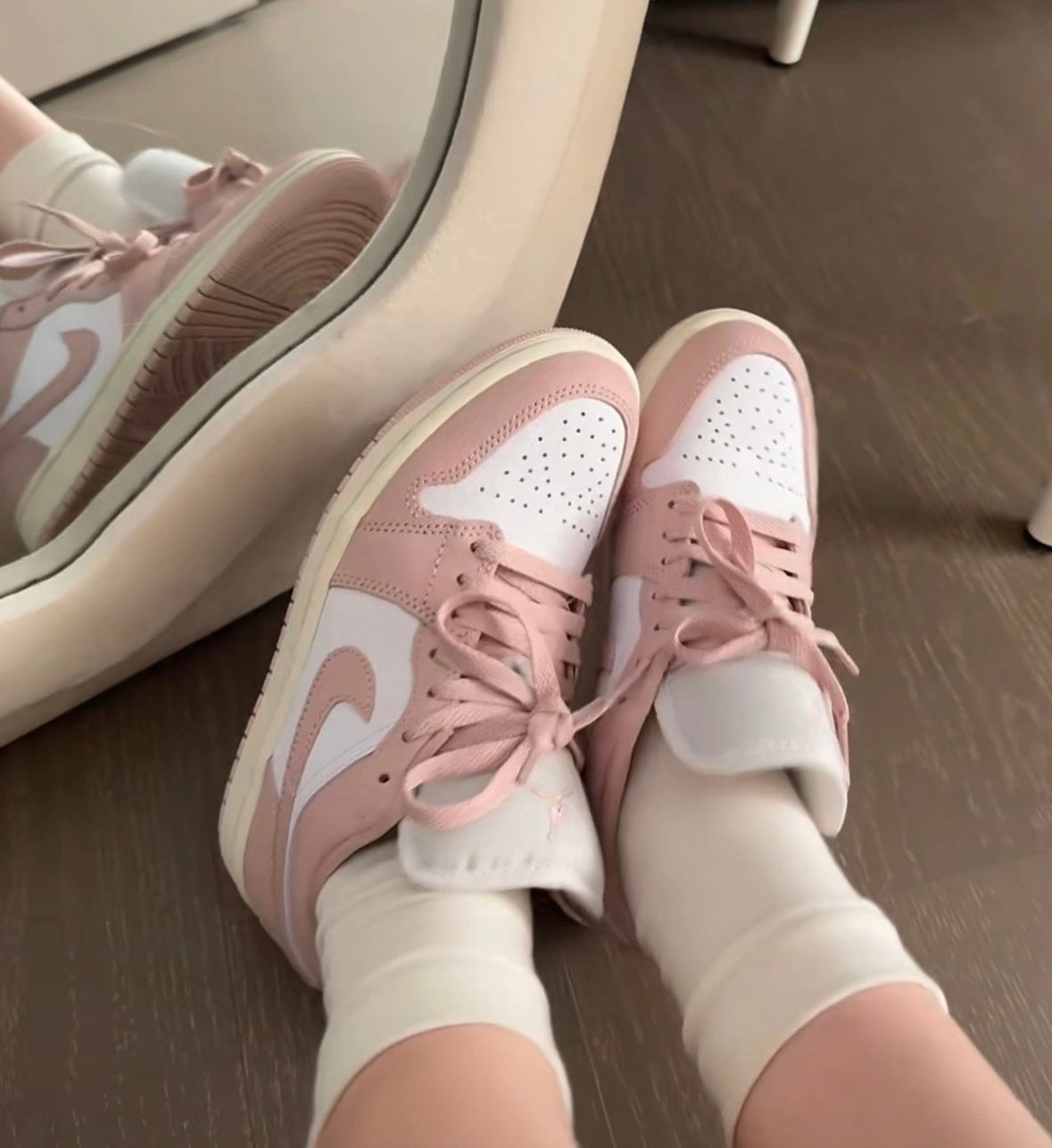 Women Air Jordan 1 Low "Strawberry Milk"